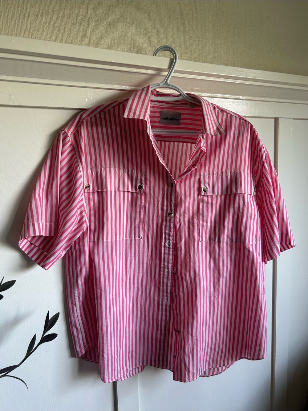 Objectives vintage button up